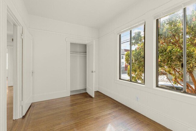 Building Photo - 3208 Anza St