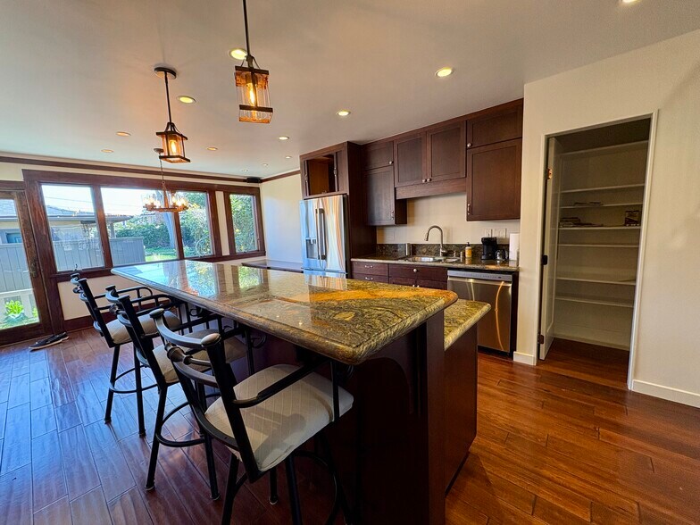 Building Photo - 3306 Gibson Pl