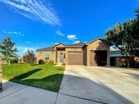 Building Photo - 1124 W Mesa Verde Dr