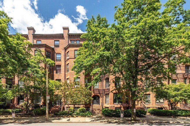 Building Photo - 35 Bay State Rd