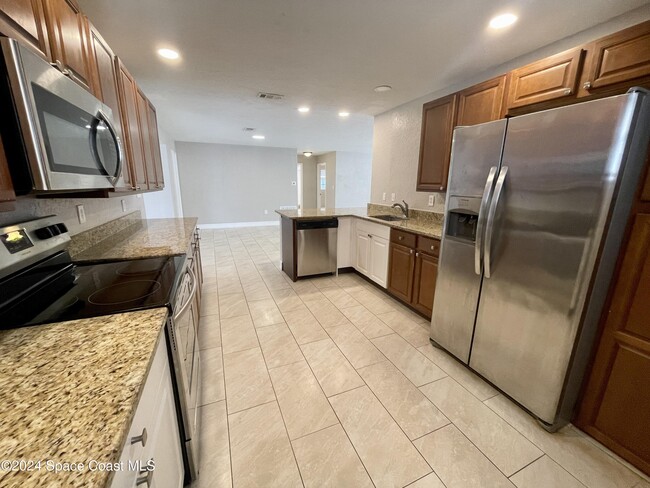 Building Photo - 2684 Pepper Ave