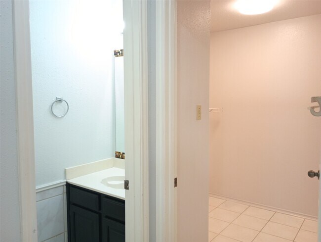 Building Photo - 16355 Flint Run Way