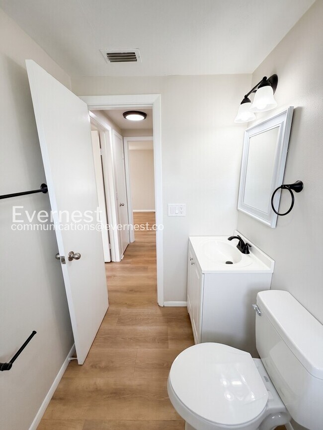 Building Photo - Cozy 2 Bed, 1 Bath Home with Patio and Garage | Pet Friendly | Available Now!
