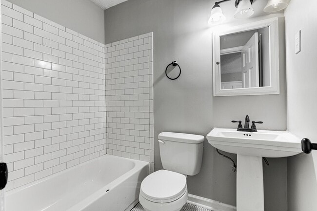 Building Photo - 2291 Madison Ave