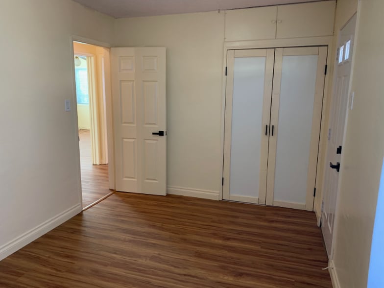 Building Photo - 6842 Kramer St