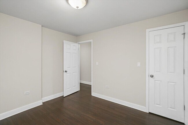 Building Photo - 4521 S Michigan Ave