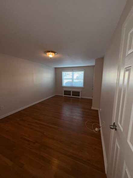 Building Photo - 186 Seaton Rd