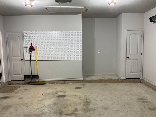 Building Photo - 20535 Autumn Trail