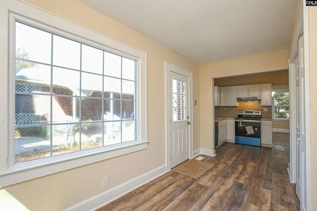 Building Photo - Charming 3-Bedroom Home in the Heart of Rosewood – Available July 2026!