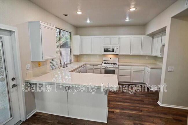 Building Photo - 27916 Brookhaven Pl
