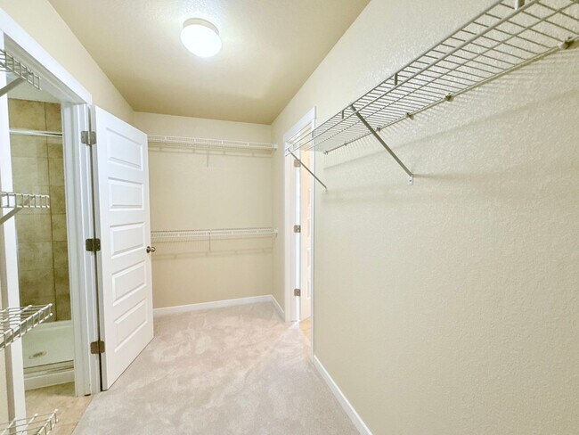 Building Photo - 6531 Wexford Dr