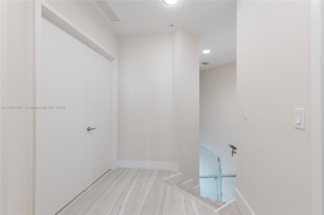 Building Photo - 17111 Biscayne Blvd