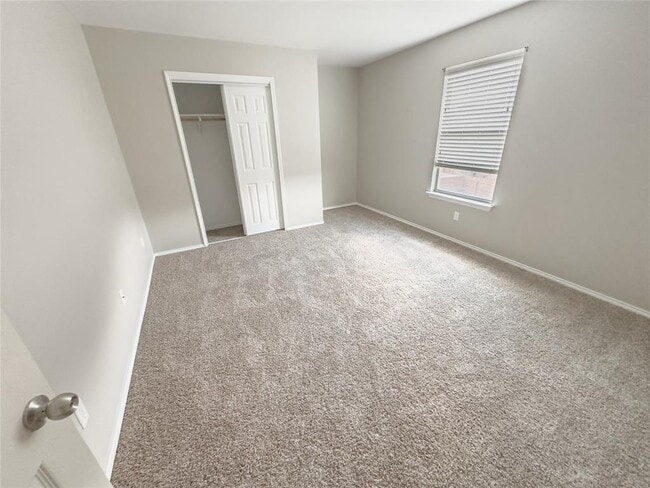 Building Photo - 9909 Fantail Ln