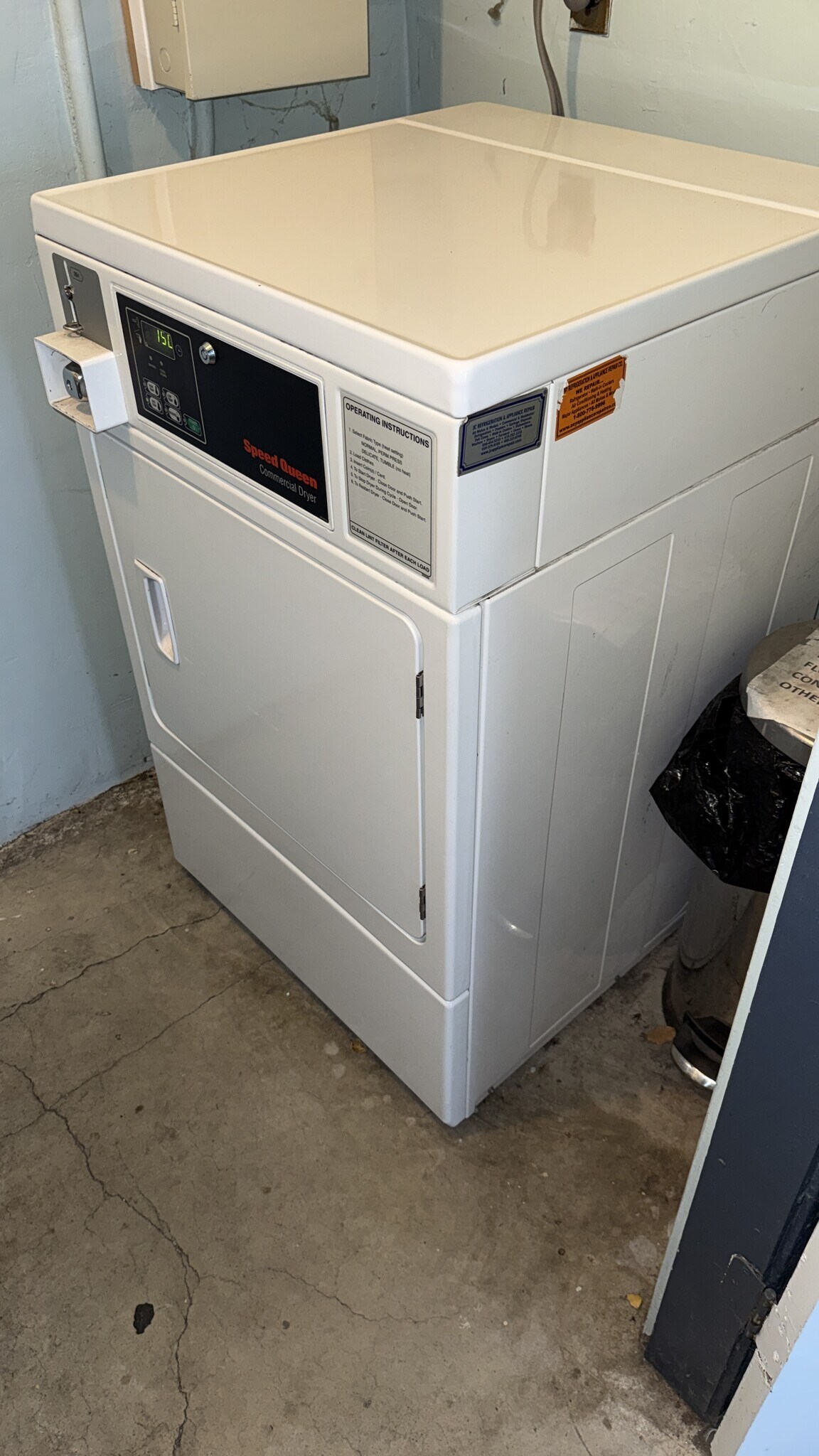 Building Photo - 2241 Village Ct