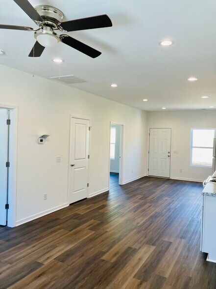 Building Photo - 2172 County Road 1169