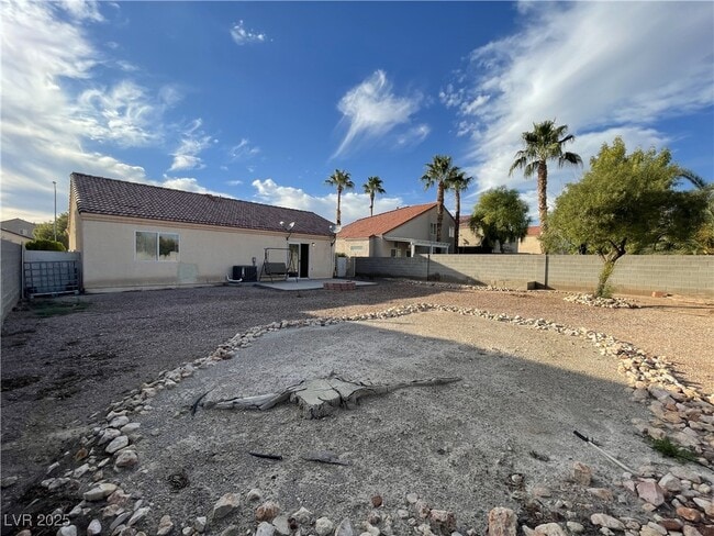 Building Photo - 6122 Cozy Creek St