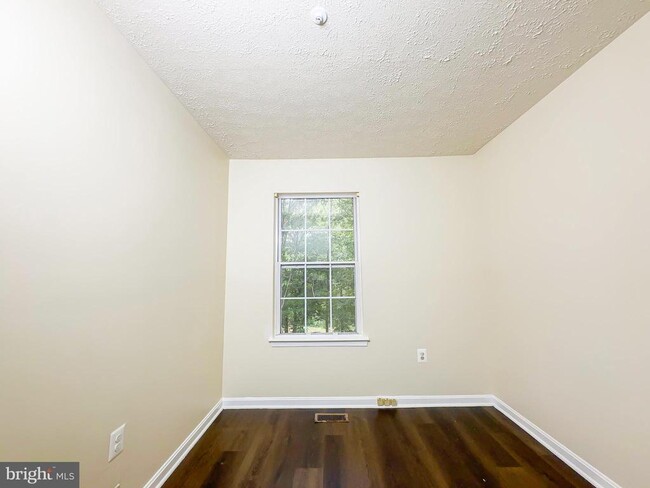 Building Photo - 7218 Mahogany Dr