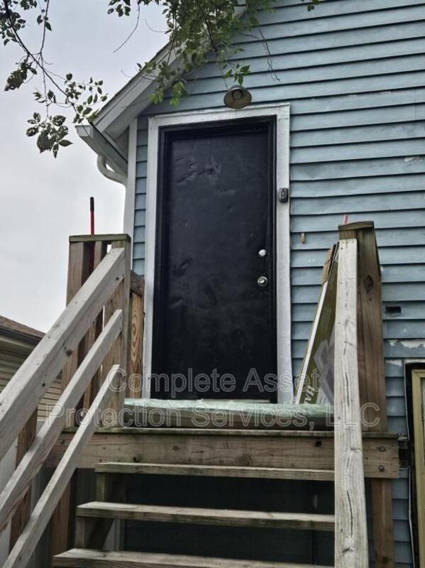 Building Photo - 1033 170th St