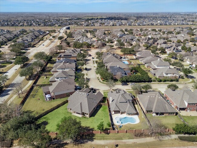 Building Photo - 5902 Chatham Cove