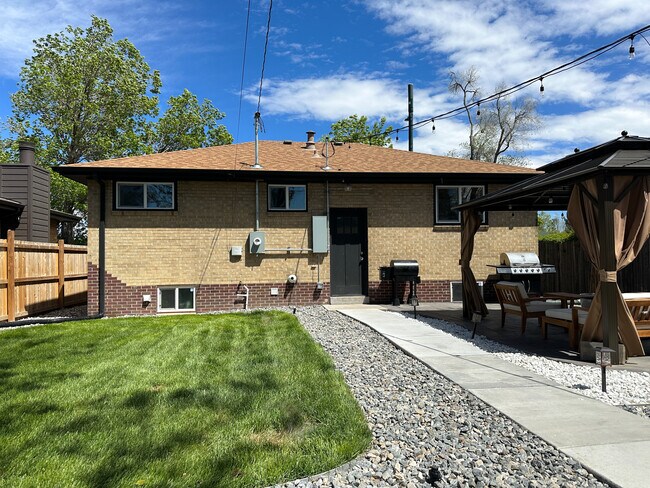 Backyard - 525 Perry St