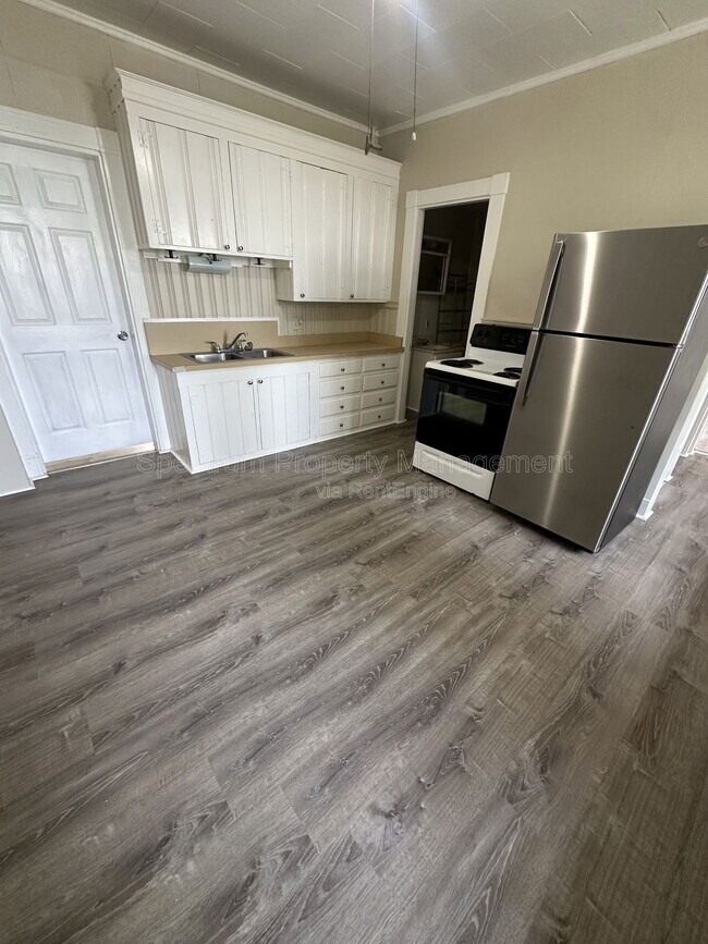 Primary Photo - 73 Mt Pleasant Ave