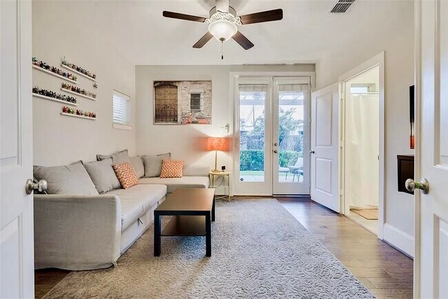 Building Photo - 6755 Highclere Manor Ln