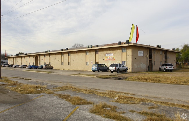 Primary Photo - Amber Apartments