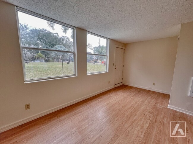 Building Photo - 317 Harwood St