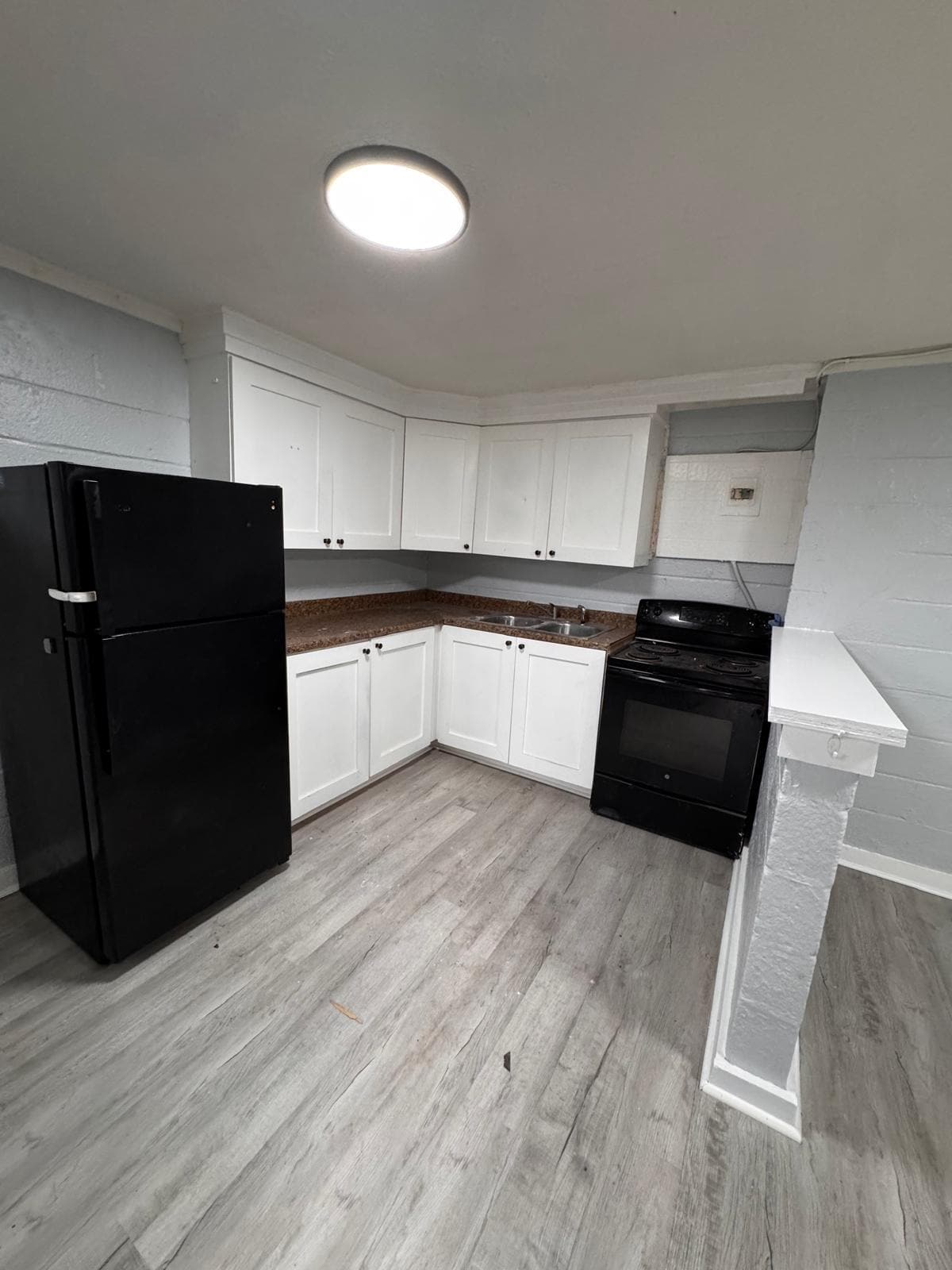 Building Photo - 1302 Dunbar St