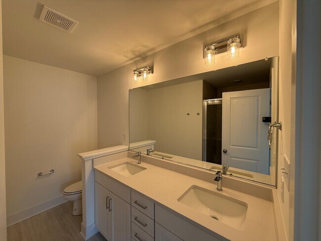 Building Photo - 15309 Sunray Aly