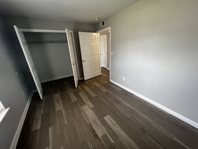 Building Photo - 4103 Blue Lick Ct