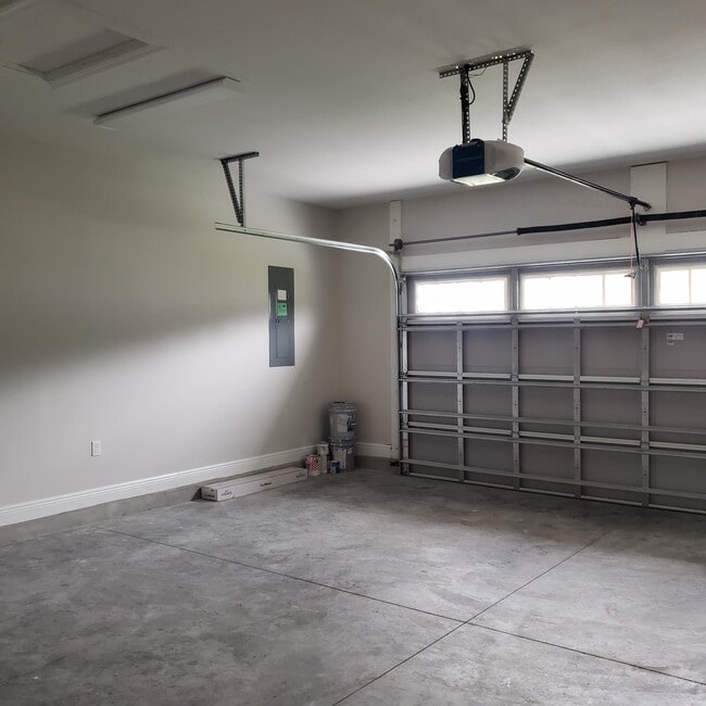 Building Photo - 71 London Cir