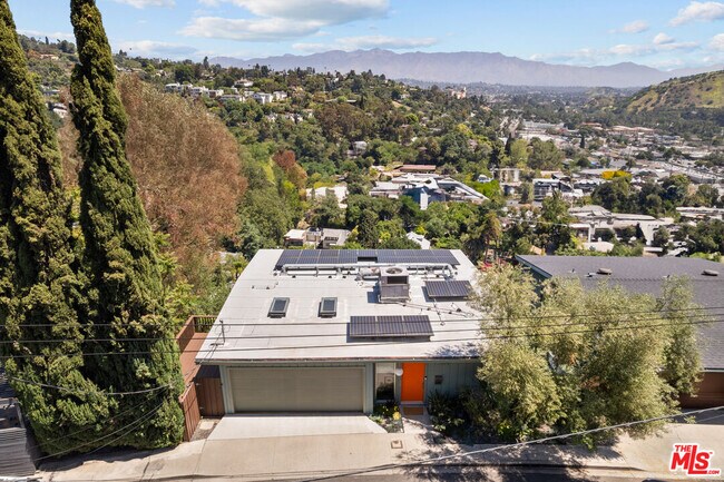 Building Photo - 3926 W Point Dr