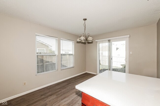 Building Photo - 673 Indigo Ct