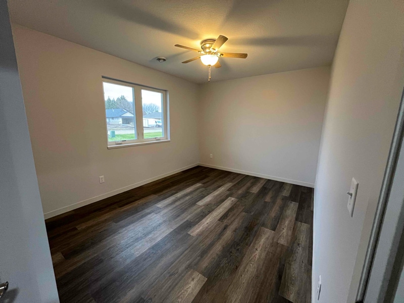 Building Photo - 2303 Lake Ave