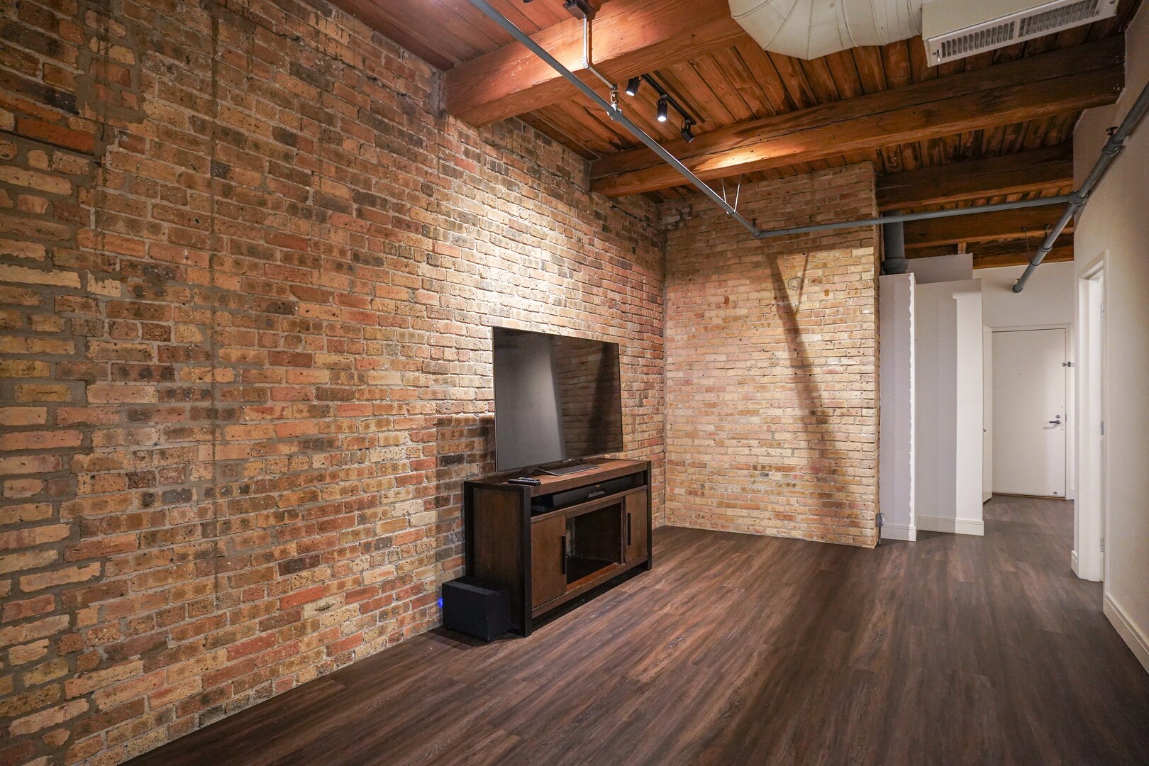 Building Photo - 225 W Huron St