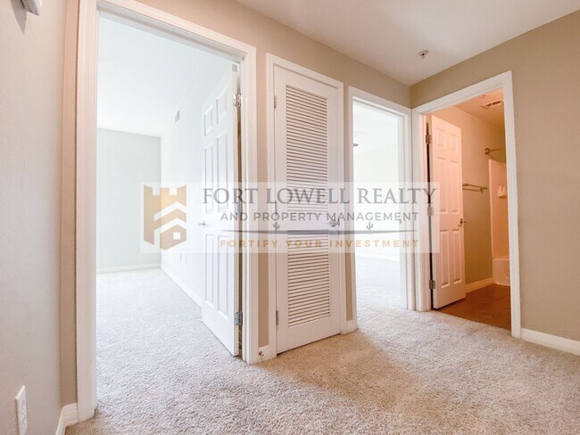 Building Photo - Two bedrooms, 2 Bathrooms 1,288 Sq. Ft. Plus 2 Car Garage in Phoenix AZ 85004