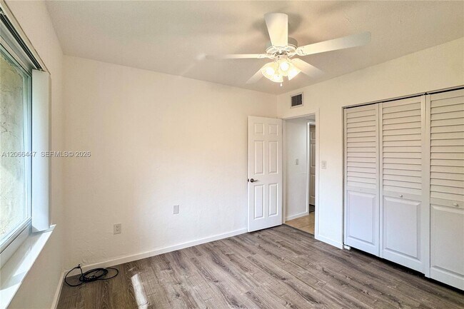 Building Photo - 13898 SW 90th Ave