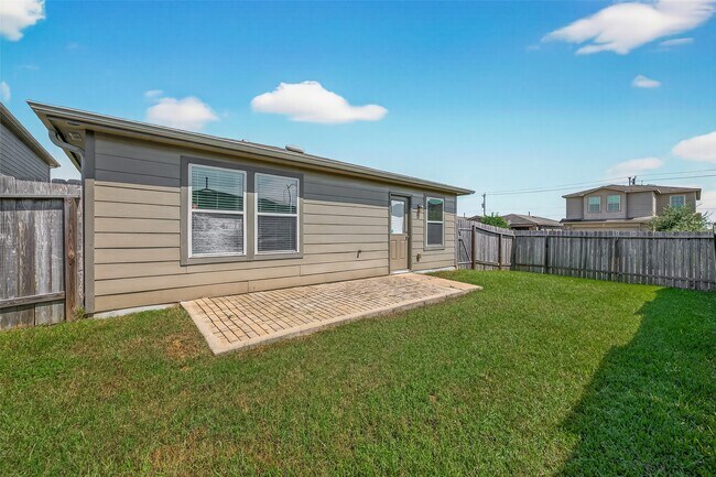 Building Photo - 2730 Skyview Silver Dr