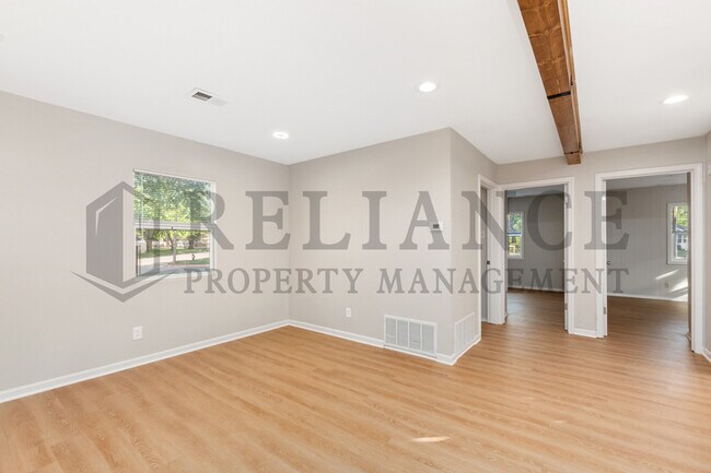Building Photo - 300 W Breese Ave