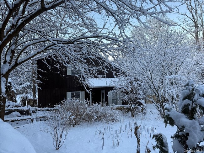 Building Photo - 8 Sunset Dr