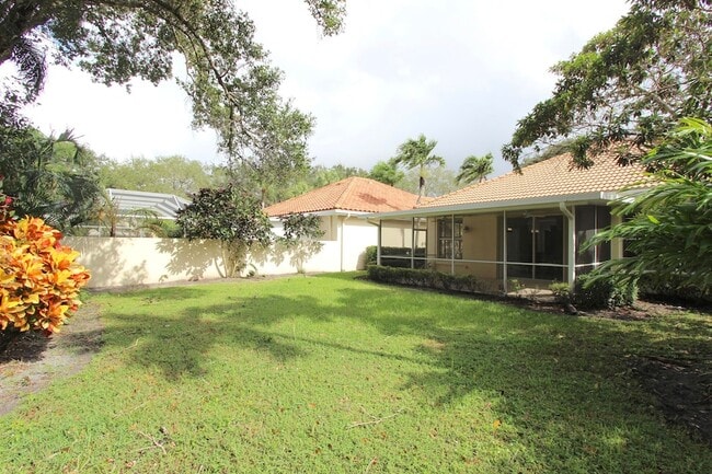 Building Photo - 117 Hampton Cir