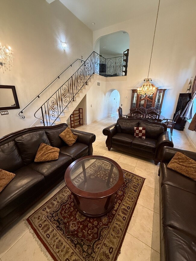 Building Photo - 3350 Deaver Dr