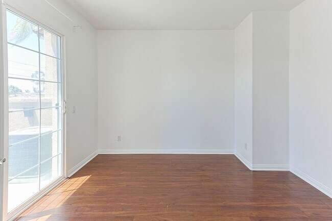 Building Photo - La Mesa 2BR + Office Room Townhome-Style Condo with 2-Car Garage Parking
