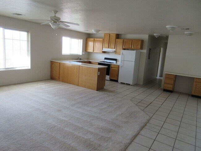 Building Photo - Move-In Discount -- 2 bedroom - 2 bath With Garage!