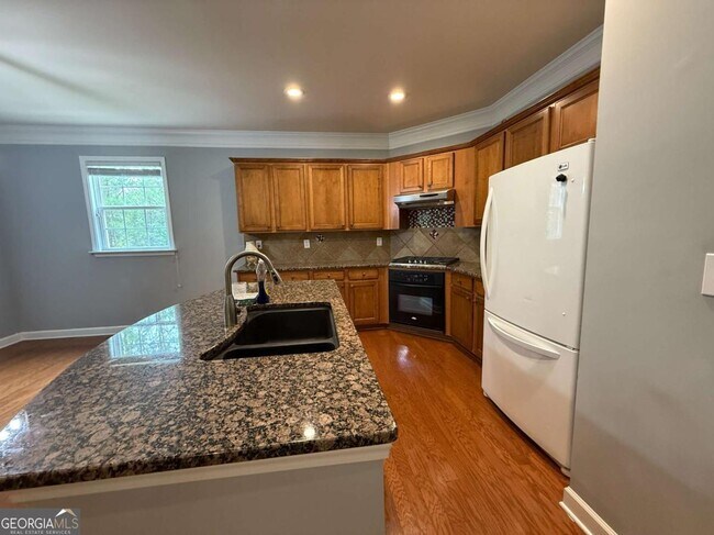 Building Photo - 2501 Royston Dr