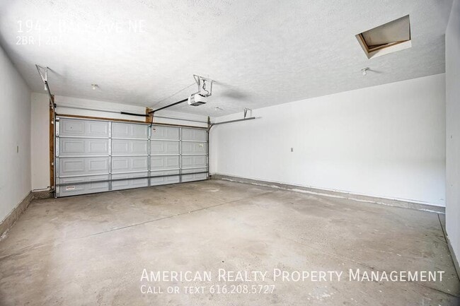 Building Photo - 1942 Ball Ave NE