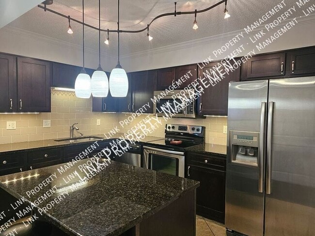 Building Photo - 1131 Stringers Ridge Rd