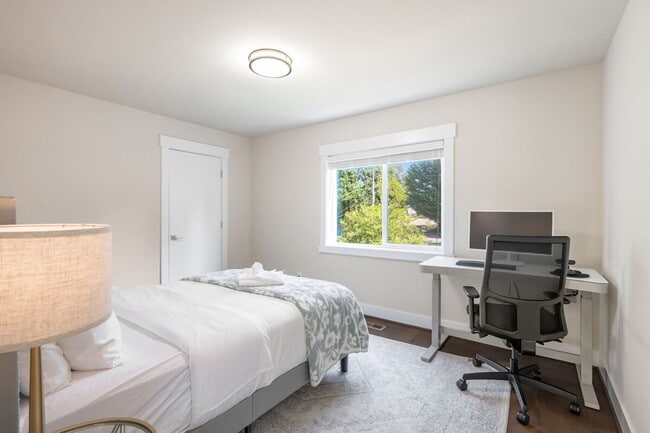 Building Photo - 10404 2nd Pl SW