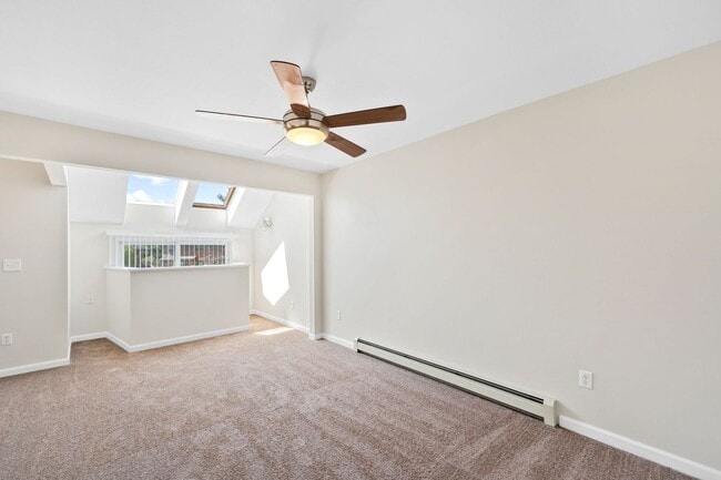 Building Photo - 4744 Edison Ln